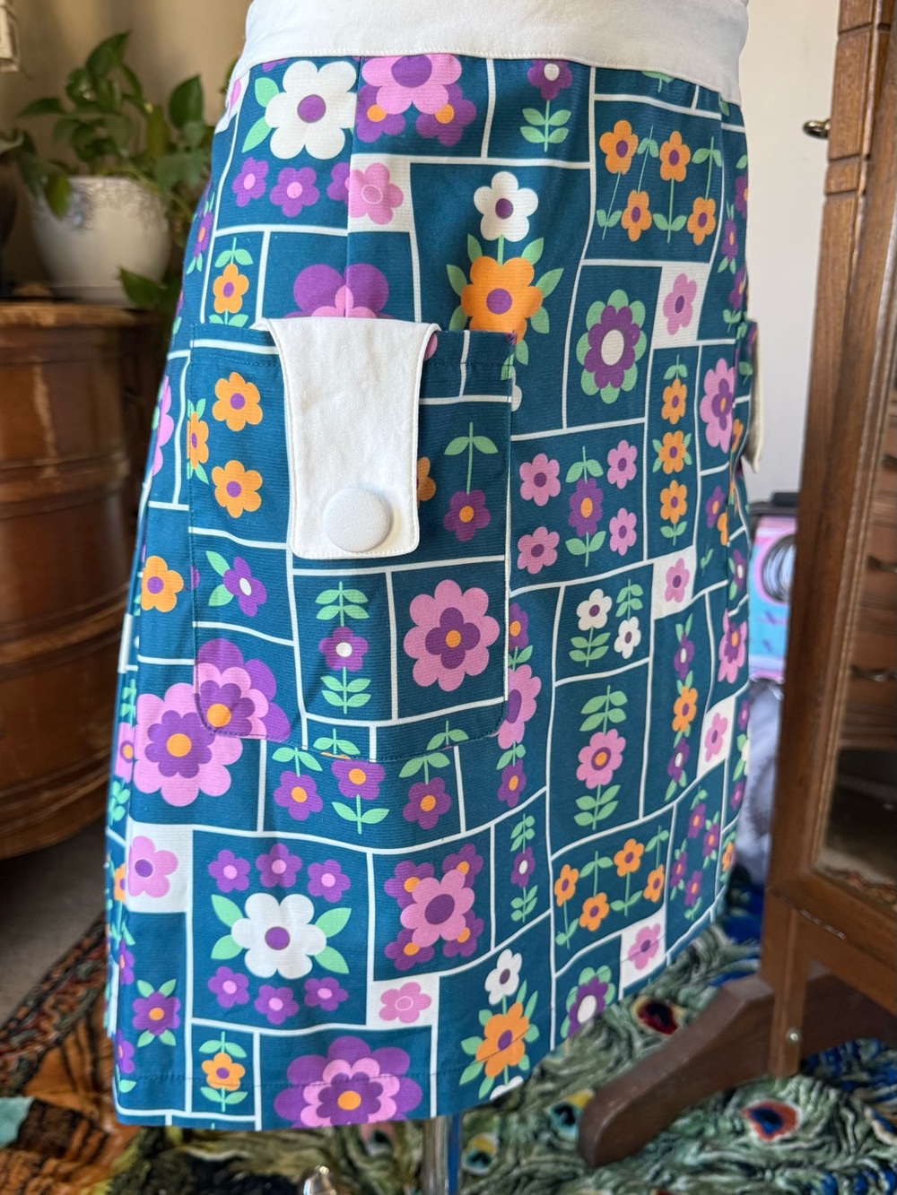 Smak Parlour x Unique Vintage 1960s Teal Wallpaper Floral Mini Skirt, Plus XXL - Picture 4 of 10